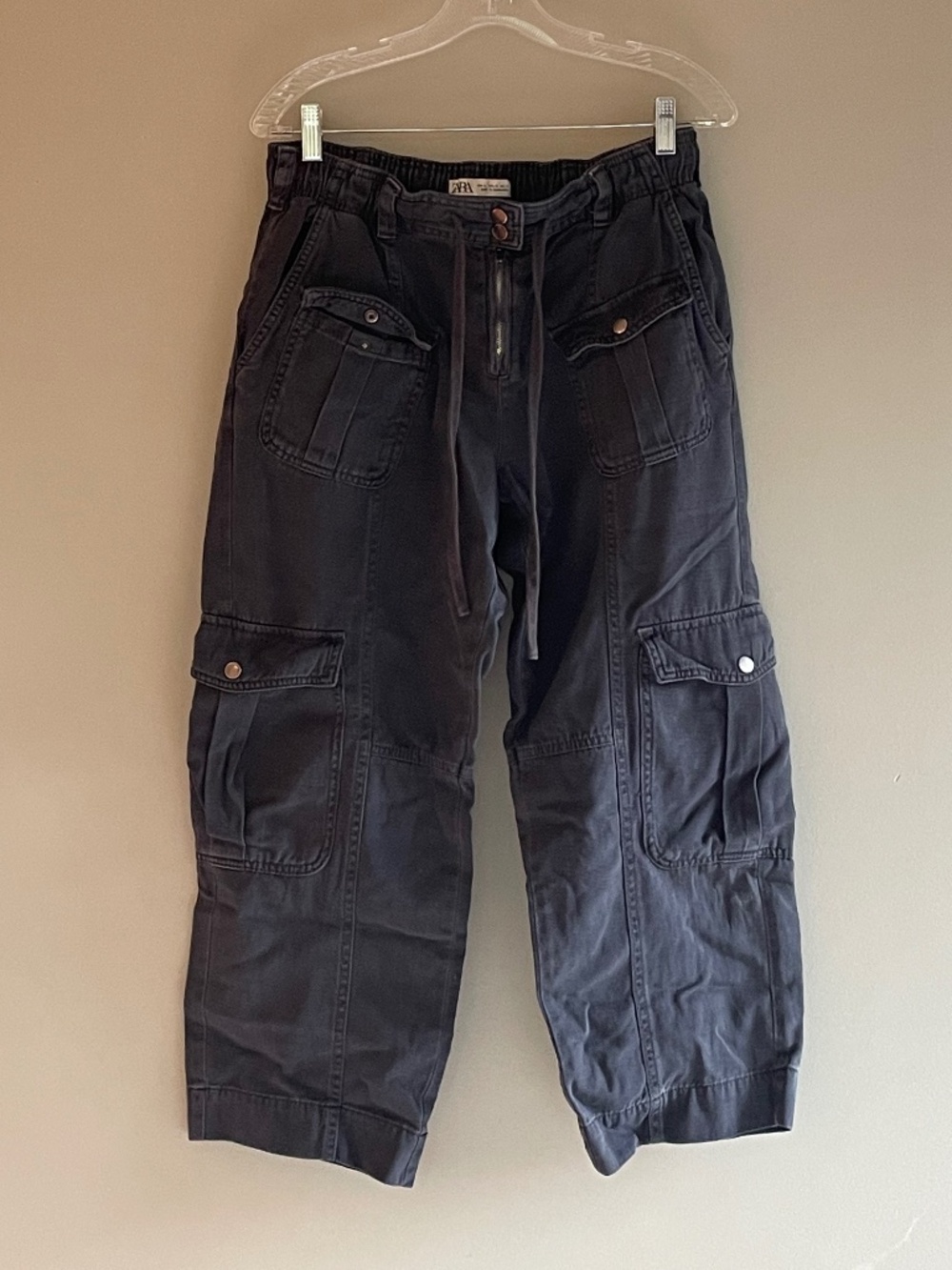 Zara Cropped cargo pants jeans navy elastic waist soft denim Exposed zipper